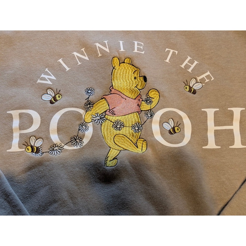 Disney Winnie the Pooh Embroidered Sweatshirt Tan Crewneck Small Bees Daisies - Picture 2 of 8